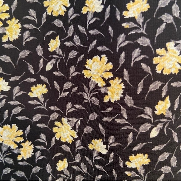 Laura Ashley women’s floral blouse in size 9 - Picture 6 of 7